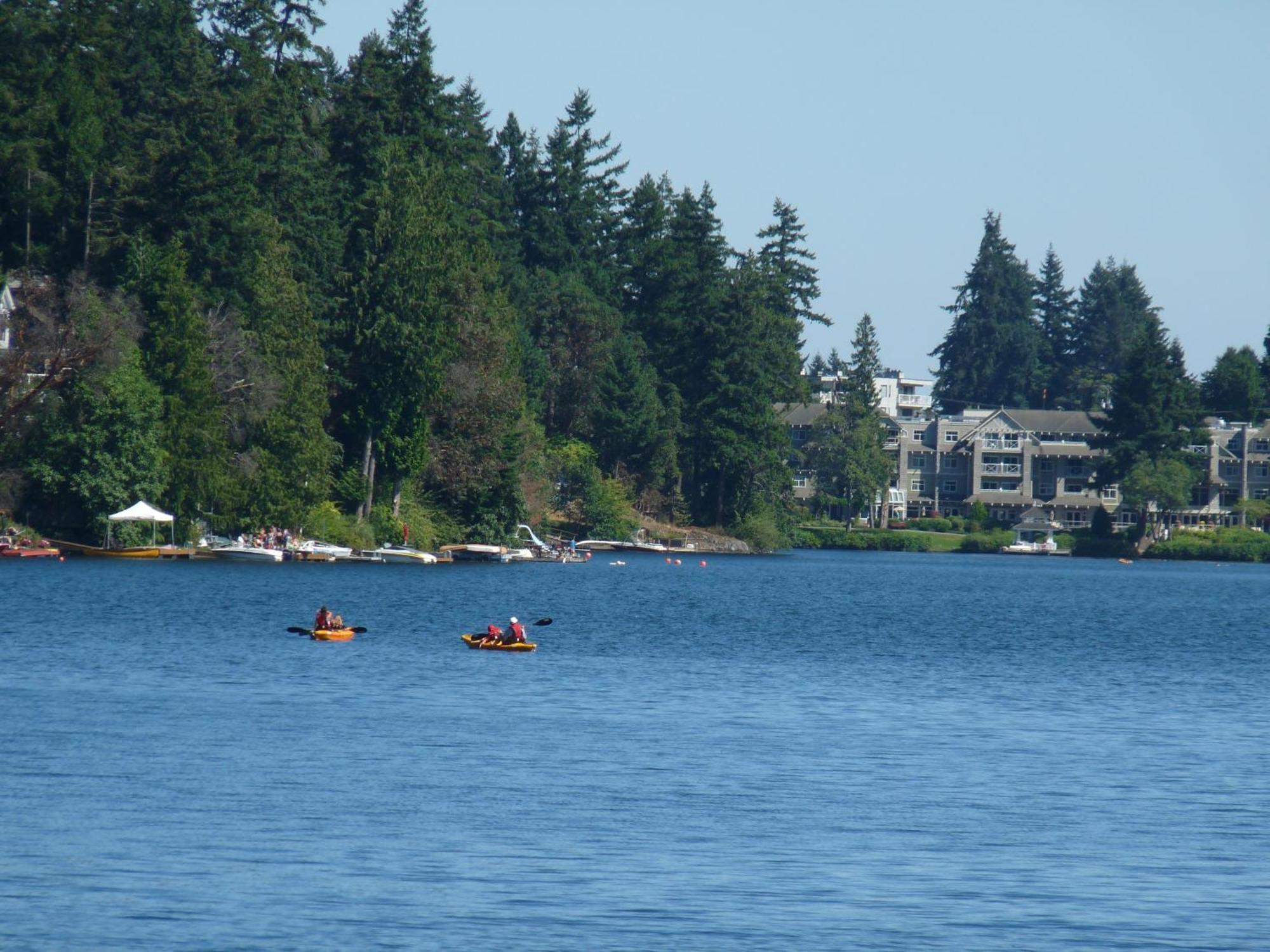 Inn On Long Lake Nanaimo Exterior photo